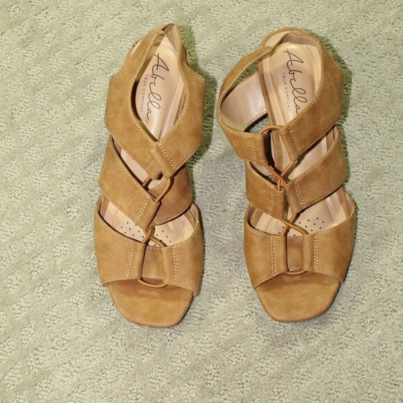 Abella True Comfort Carly Wm 8.5M Tan Strappy w Elastic Laces 2.5" Block Heels - Picture 2 of 6